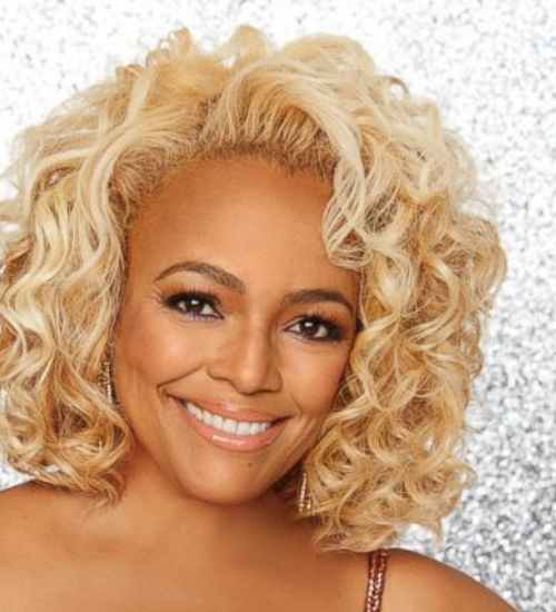 How old is Kim Fields?